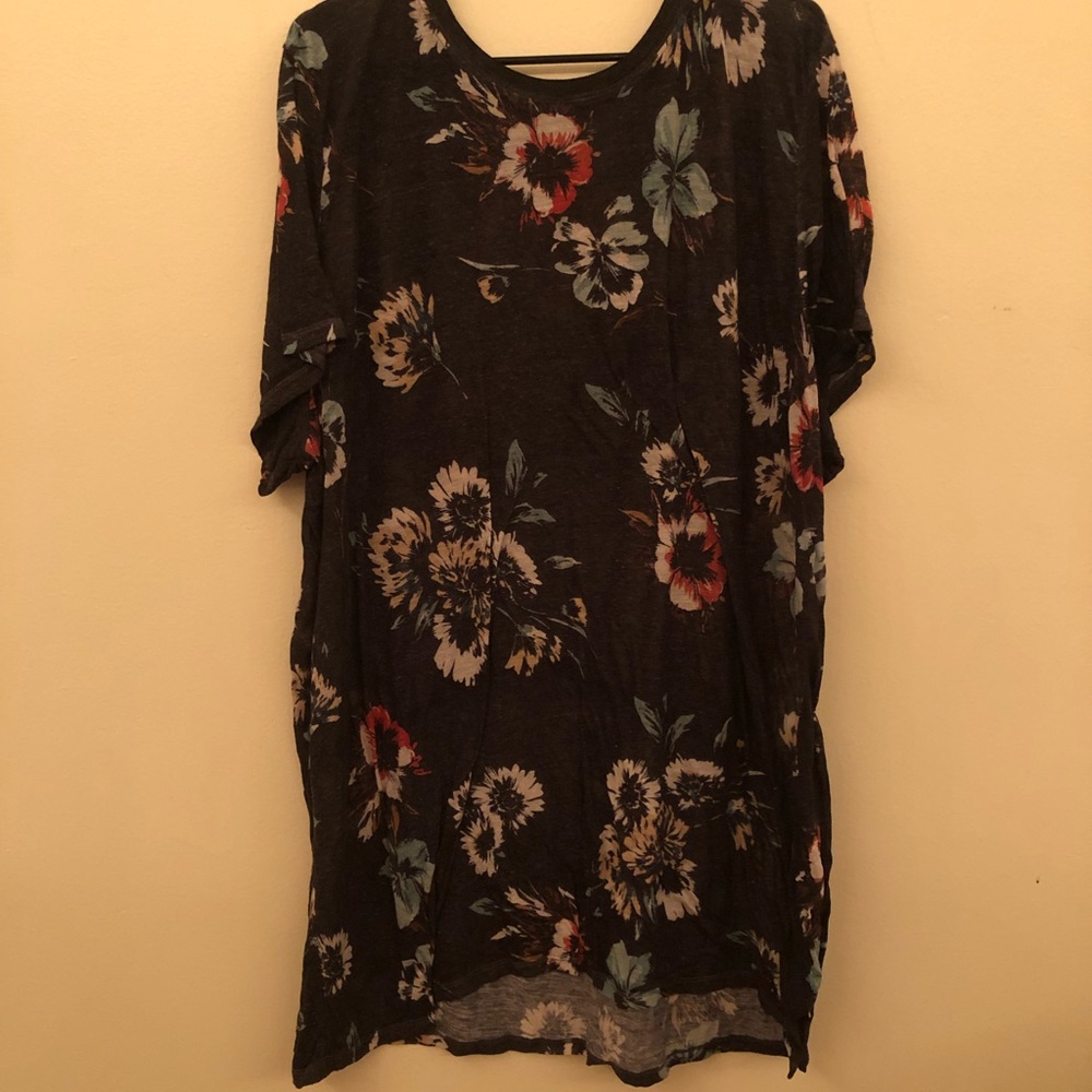 Torrid Short Sleeve Floral Tee